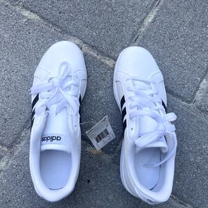 BRAND NEW - Adidas NEO Baseline Sneaker - Women's, size 4